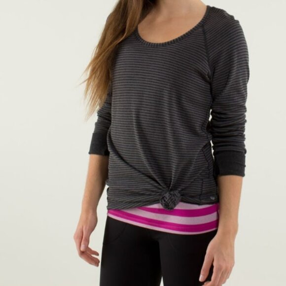 Lululemon Open Your Heart Long Sleeve Reversible Top Athleisure Yoga Women's 8 - Picture 1 of 12